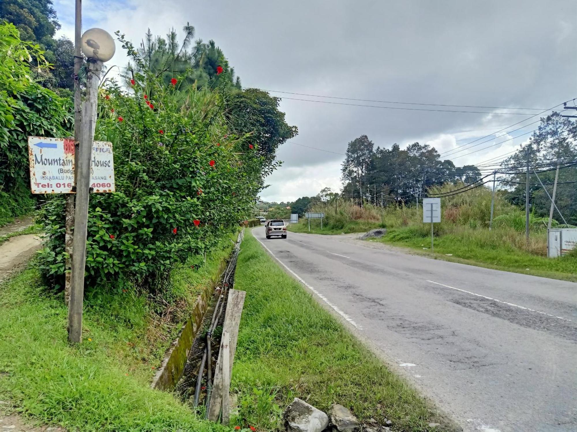 Oyo Home 90430 Mountain Resthouse Ranau Esterno foto