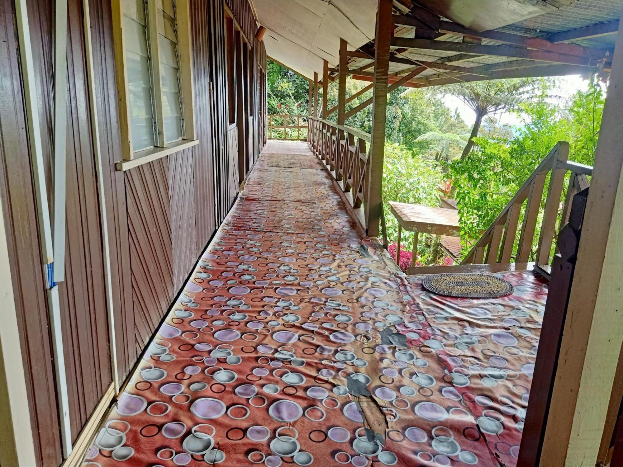 Oyo Home 90430 Mountain Resthouse Ranau Esterno foto